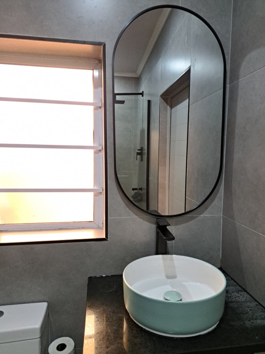 4 Bedroom Property for Sale in Rondebosch East Western Cape